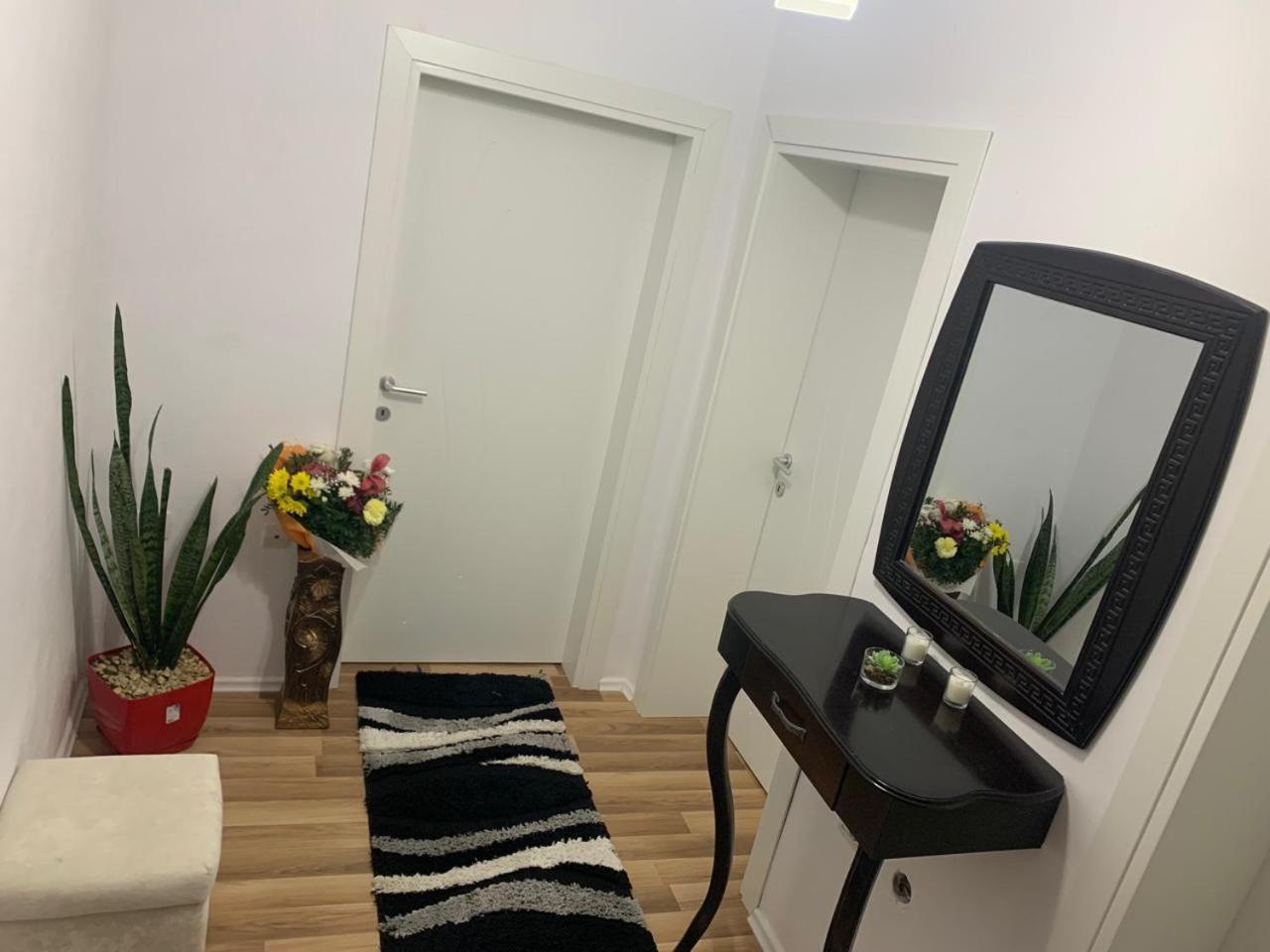 Flat In Berat'S Center Apartment Exterior photo
