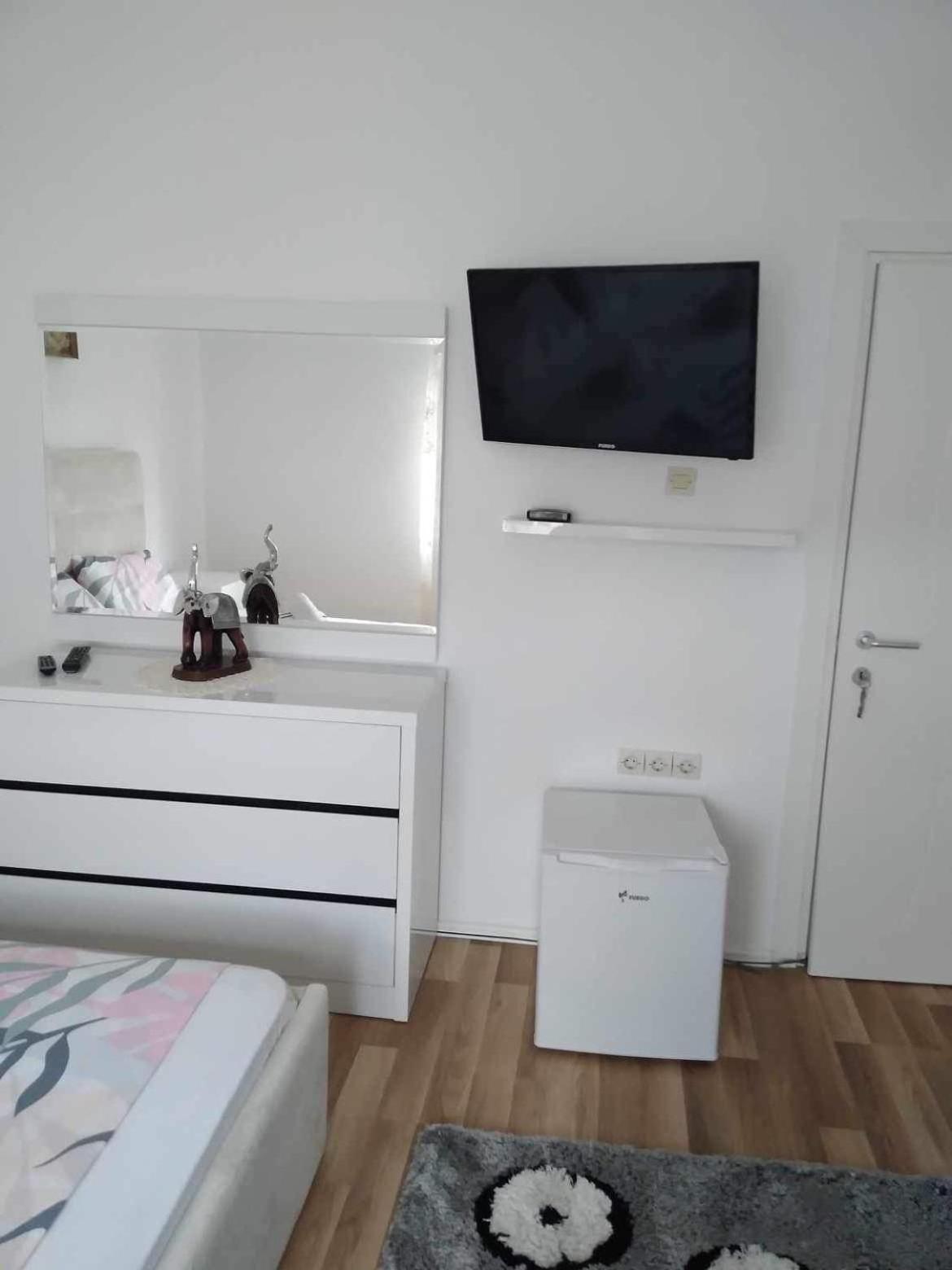 Flat In Berat'S Center Apartment Exterior photo