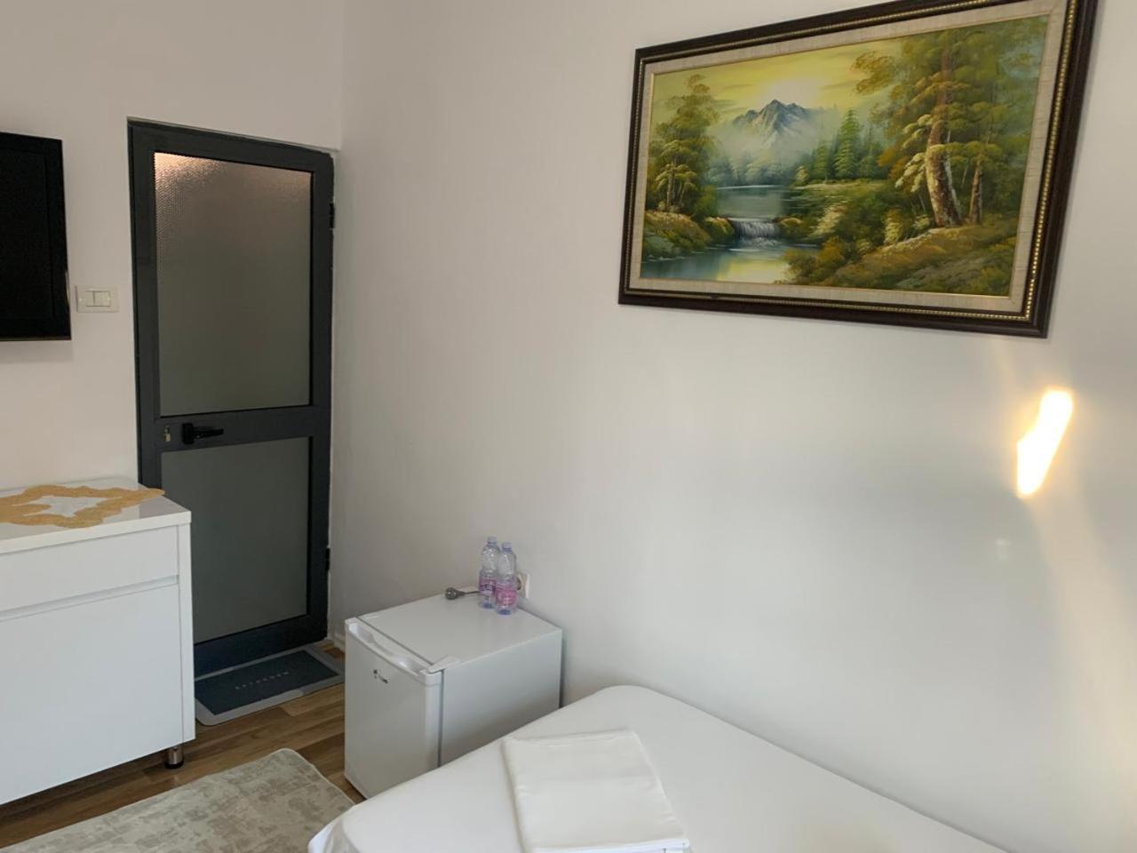 Flat In Berat'S Center Apartment Exterior photo