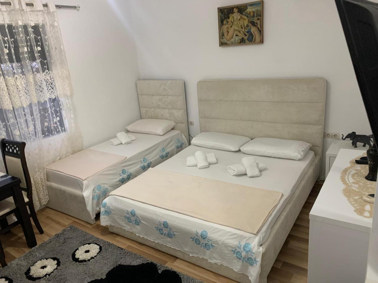 Flat In Berat'S Center Apartment Exterior photo