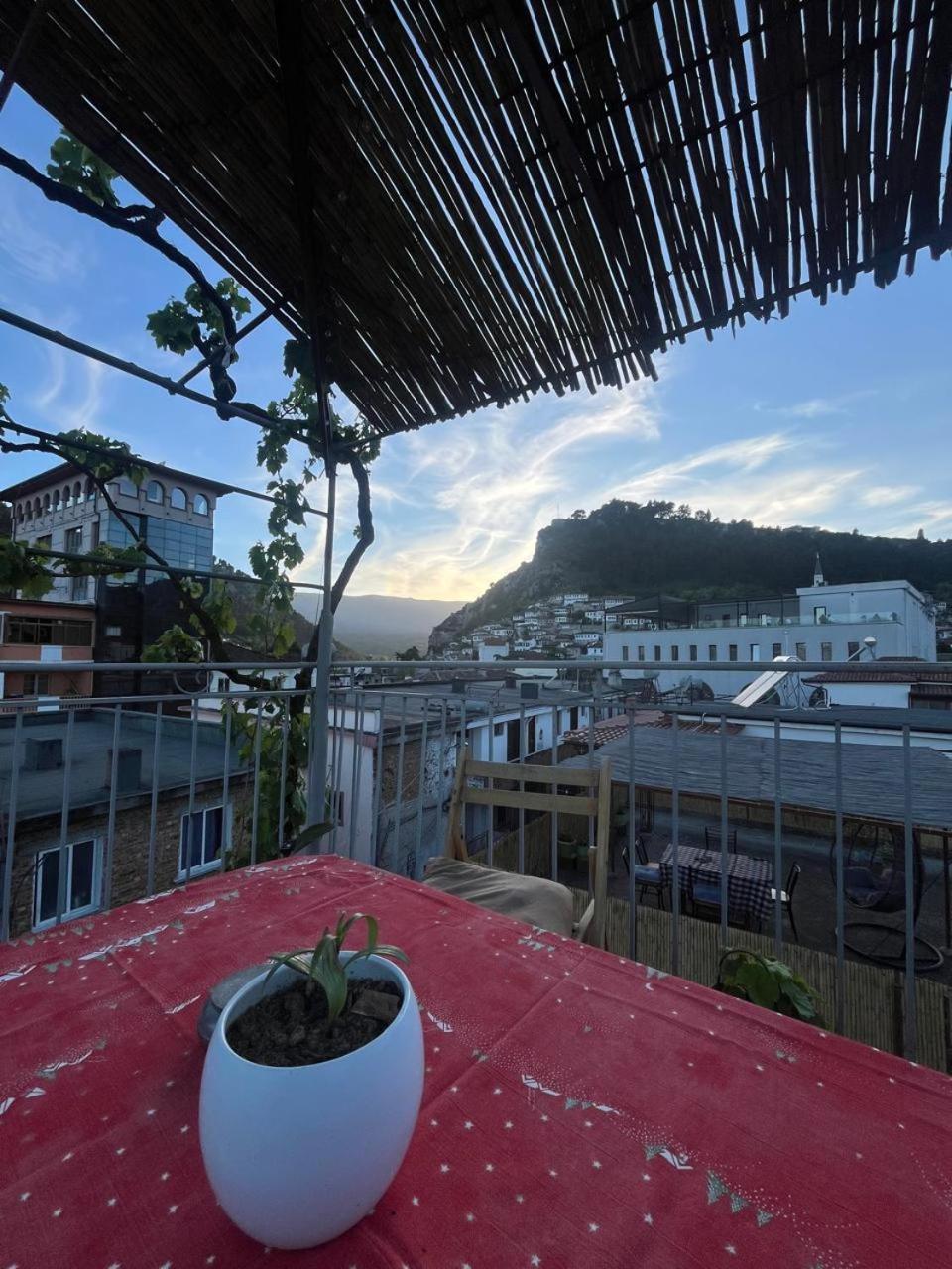 Flat In Berat'S Center Apartment Exterior photo