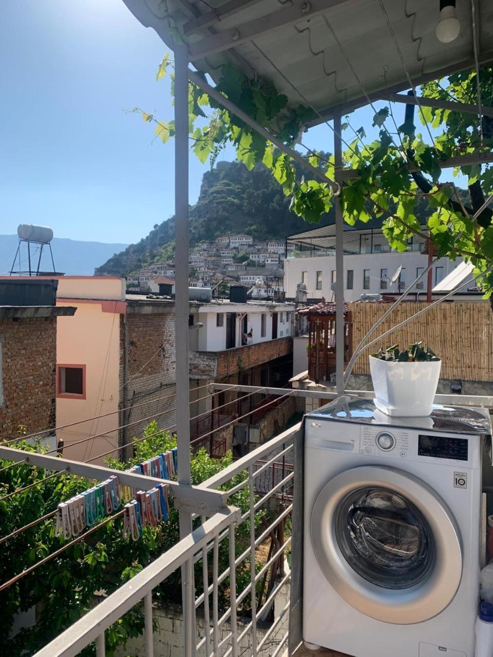 Flat In Berat'S Center Apartment Exterior photo